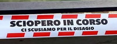 Scritta: sciopero in corso ci scusiamo per il disagio